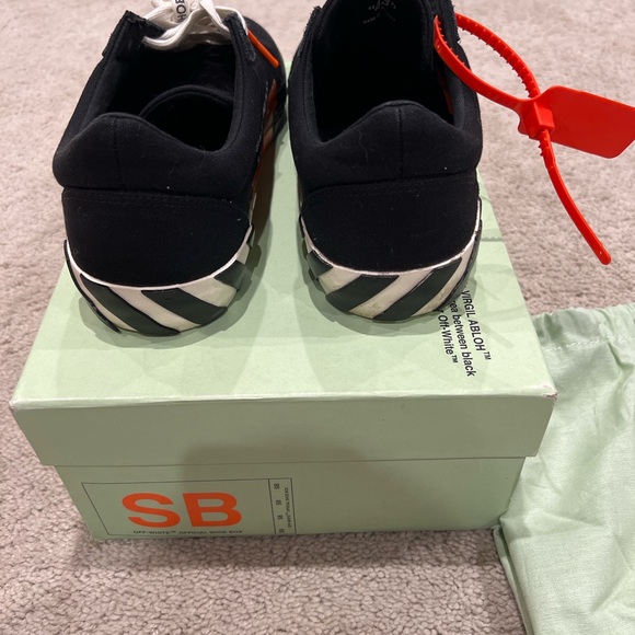 Off White VULC Low Top Size 9 men - Picture 4 of 9